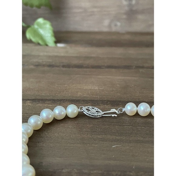 14k White Gold 6mm Pearl Necklace - 17” Hand Knotted - Rose Overtone Lustre - Picture 10 of 12